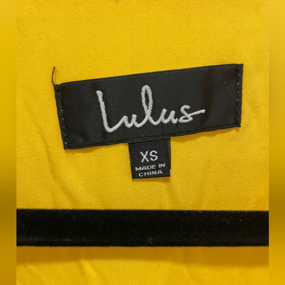NWT Lulu’s Yellow Wrap Dress - Picture 3 of 4